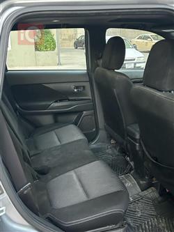 ميتسوبيشي اوتلاندر